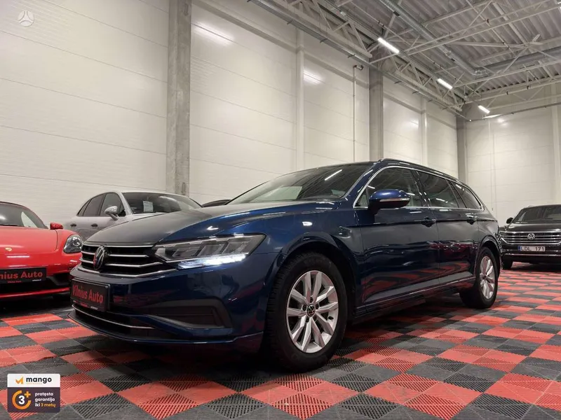 Volkswagen Passat - 1