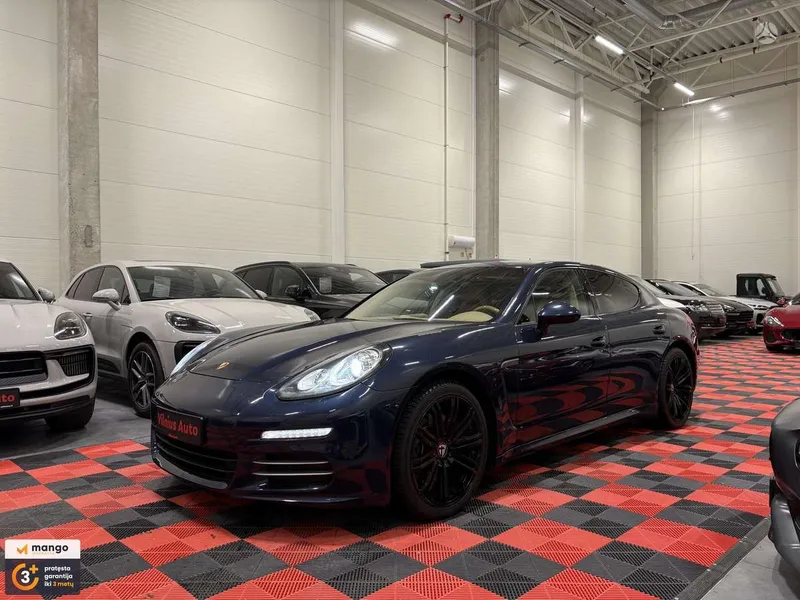 Porsche Panamera - 1