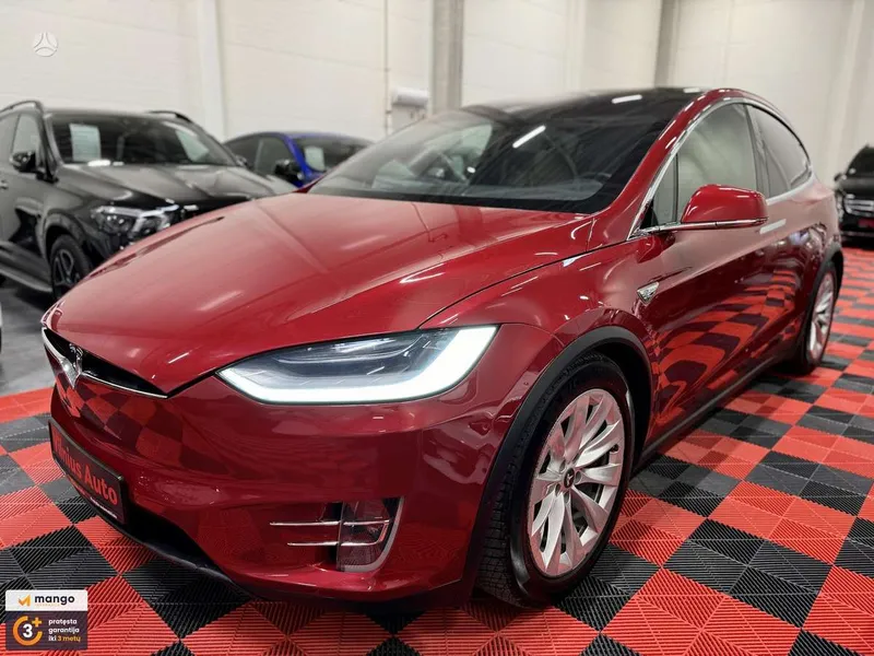 Tesla Model X - 1