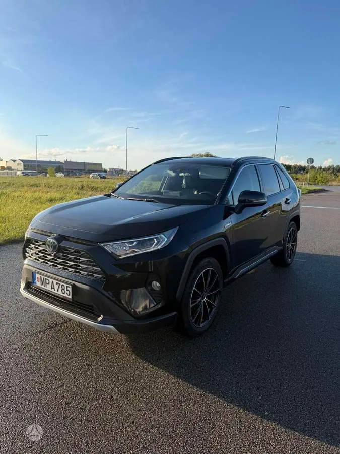 Toyota RAV4 - 1