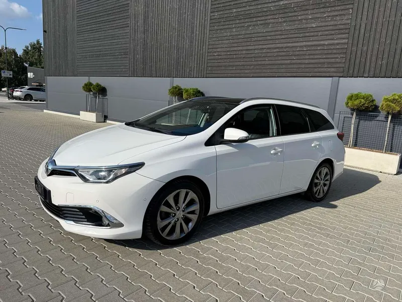 Toyota Auris - 1