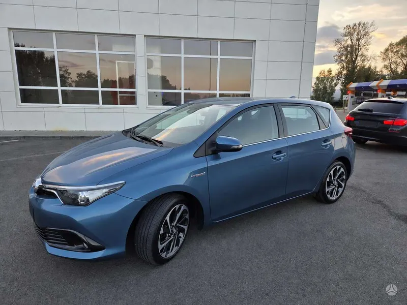 Toyota Auris - 1