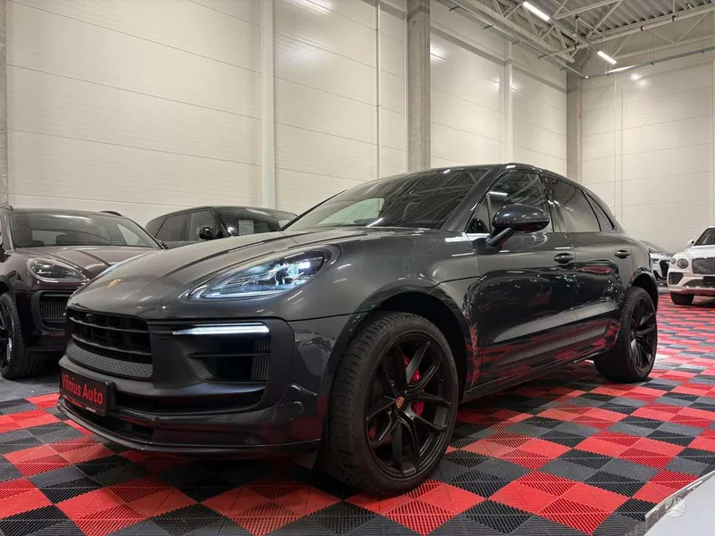 Porsche Macan - 1