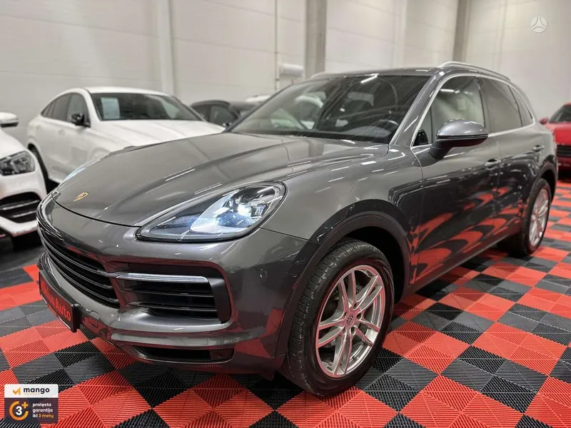 Porsche Cayenne - 1