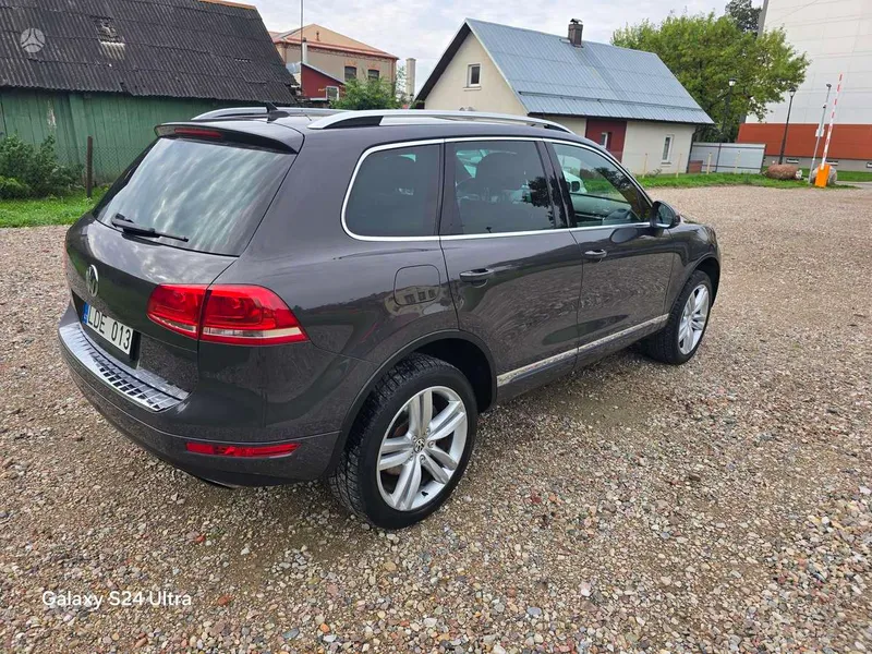 Volkswagen Touareg - 1