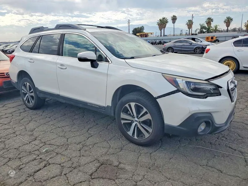 Subaru Outback - 1
