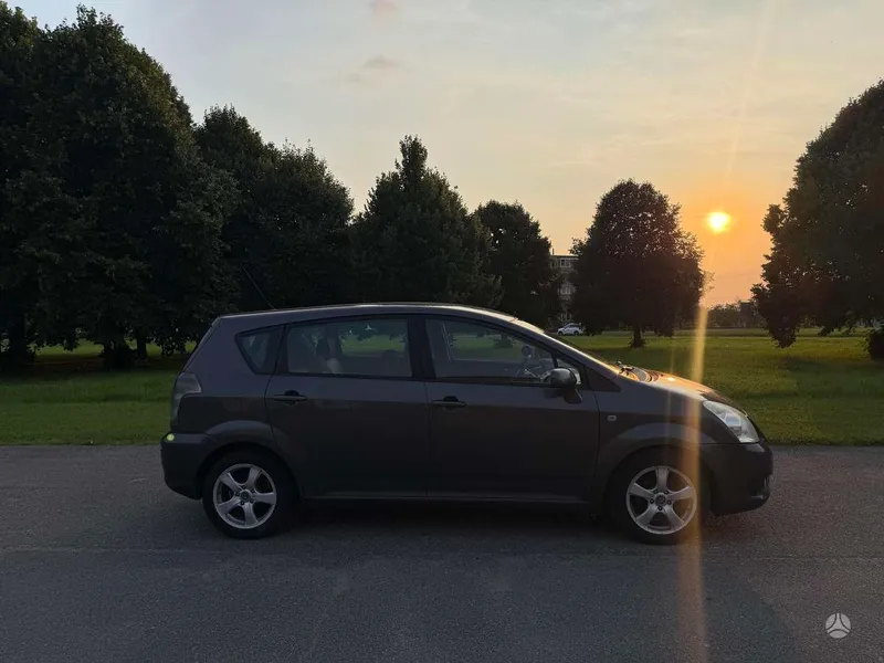 Toyota Corolla Verso - 1