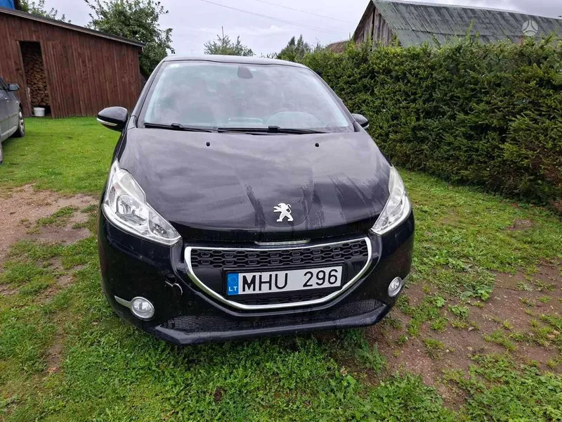 Peugeot 208 - 1