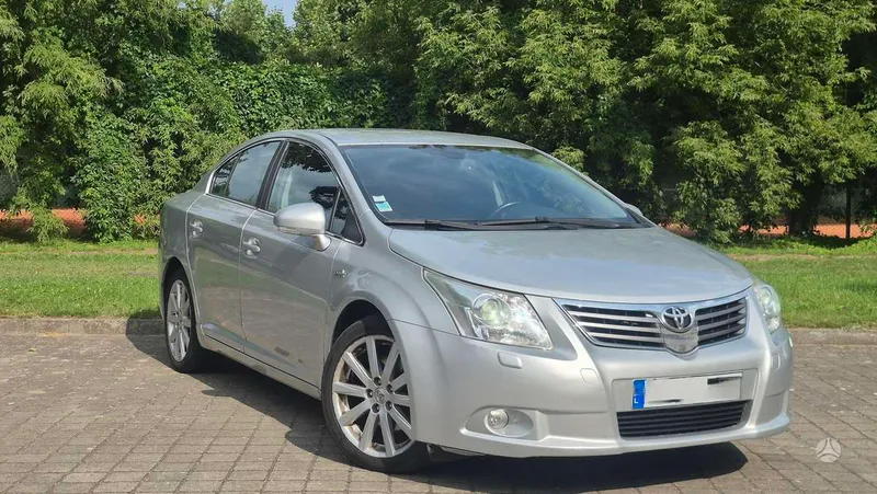 Toyota Avensis - 1