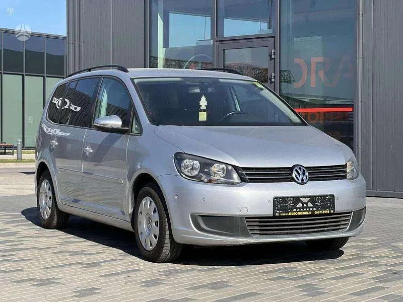 Volkswagen Touran - 1