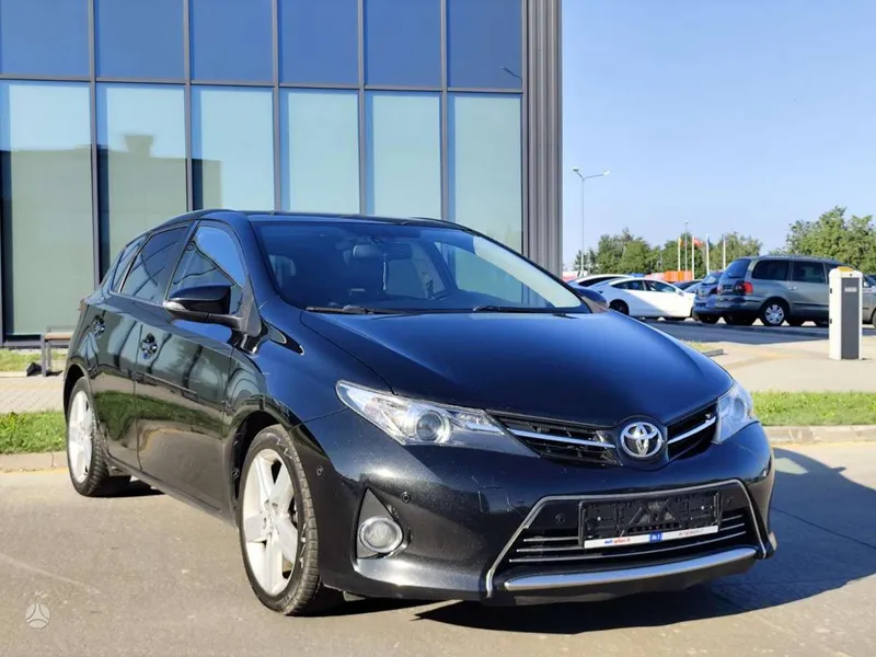 Toyota Auris - 1