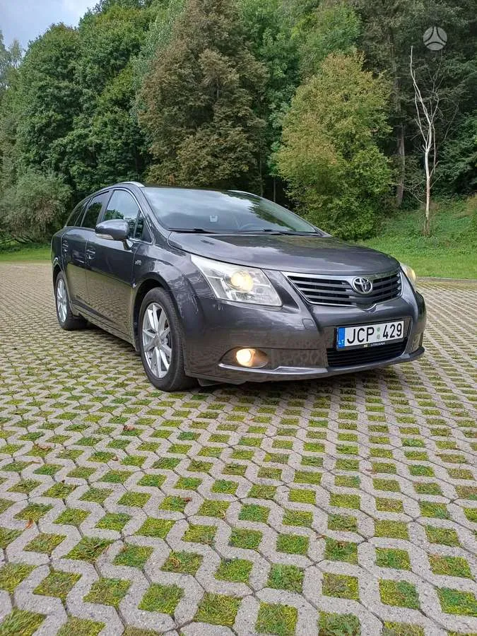 Toyota Avensis - 1