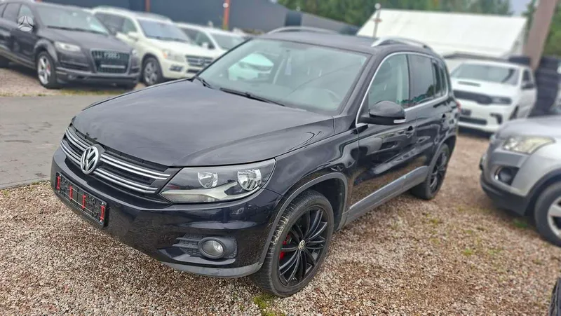 Volkswagen Tiguan - 1