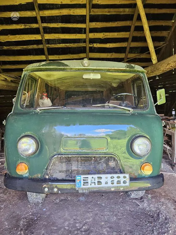UAZ 452 - 1