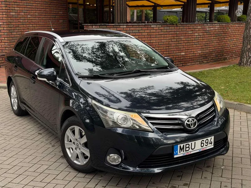 Toyota Avensis - 1