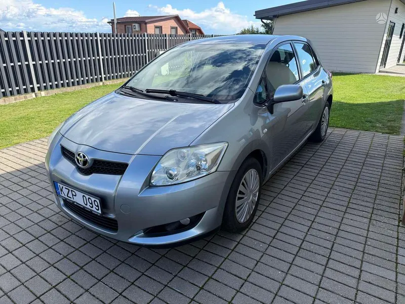 Toyota Auris - 1