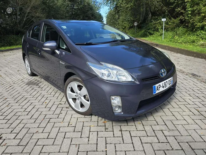 Toyota Prius - 1