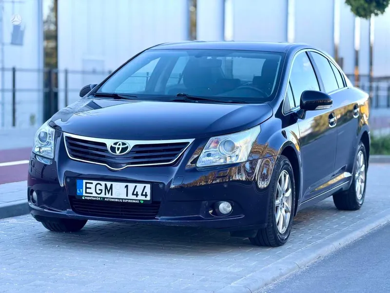Toyota Avensis - 1