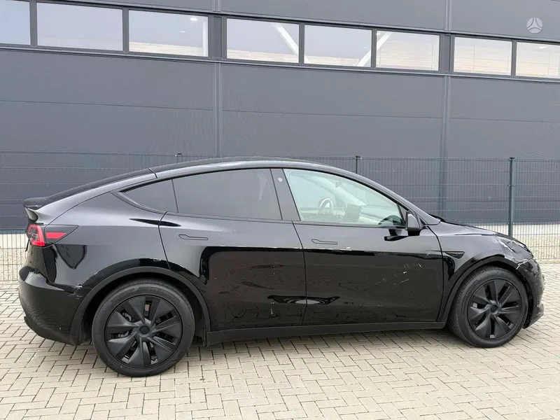 Tesla Tesla Model Y