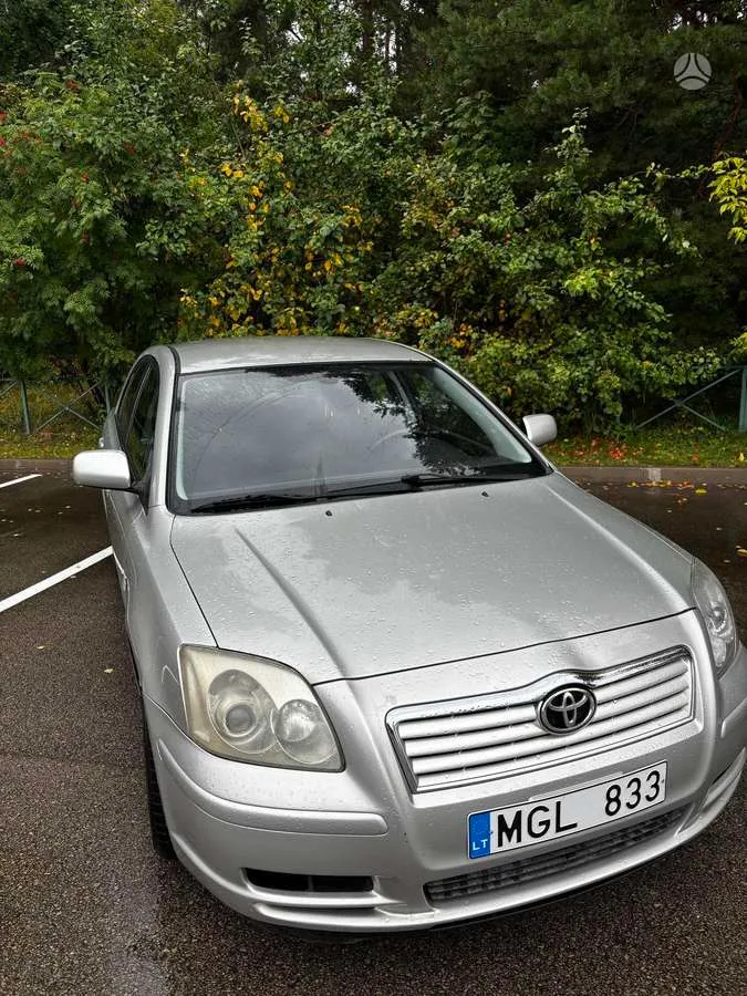 Toyota Avensis - 1