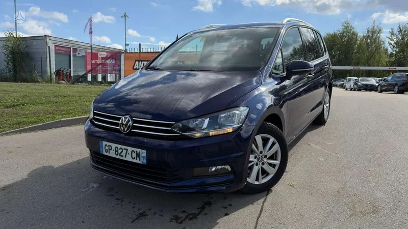 Volkswagen Touran - 1
