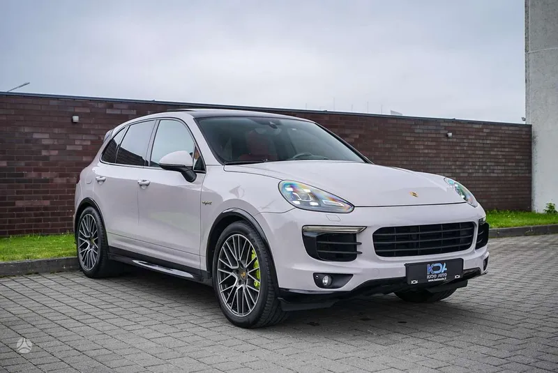 Porsche Cayenne - 1