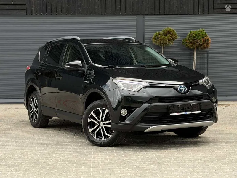 Toyota RAV4 - 1