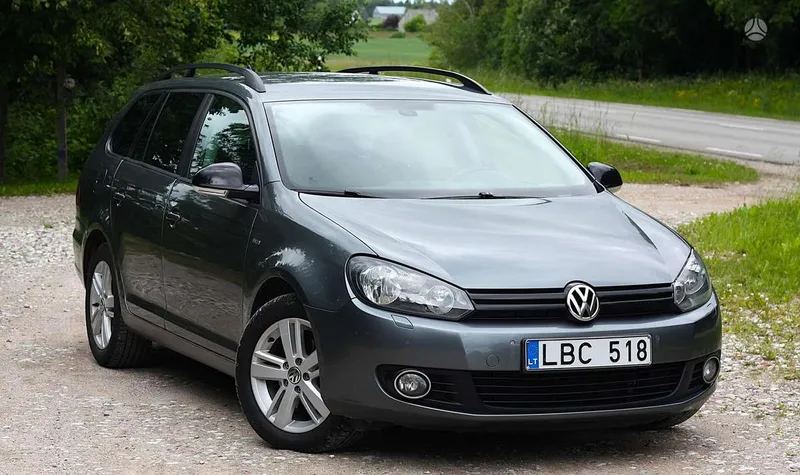 Volkswagen Golf - 1
