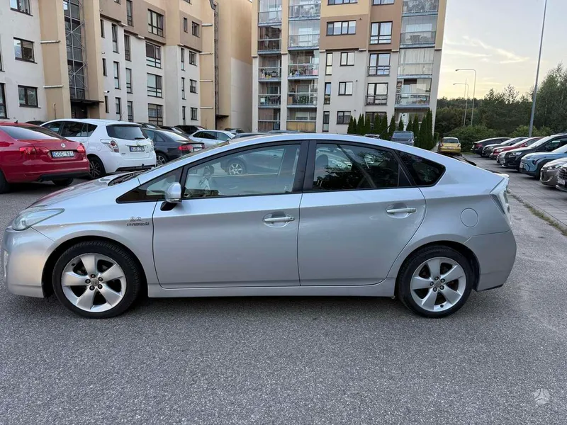 Toyota Prius - 1
