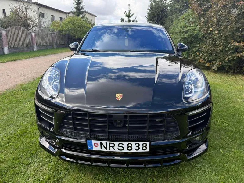 Porsche Macan - 1