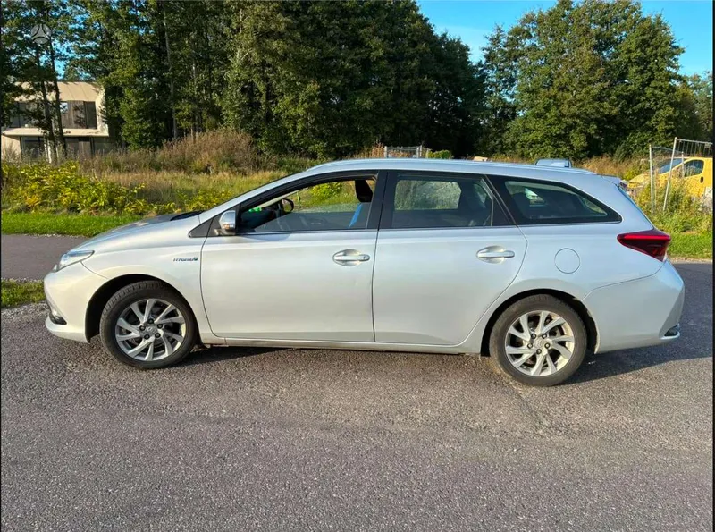 Toyota Auris - 1
