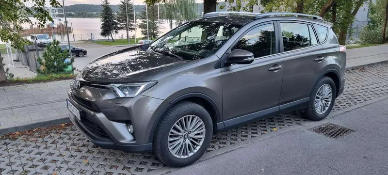 Toyota RAV4 - 1