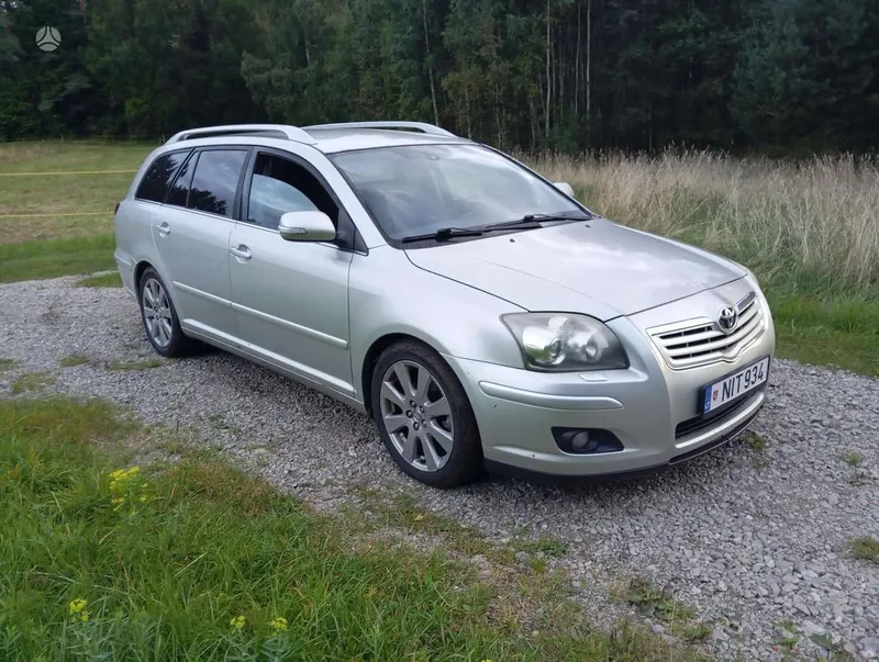 Toyota Avensis - 1