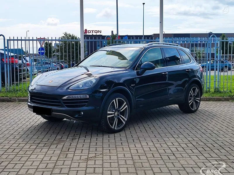 Porsche Cayenne - 1