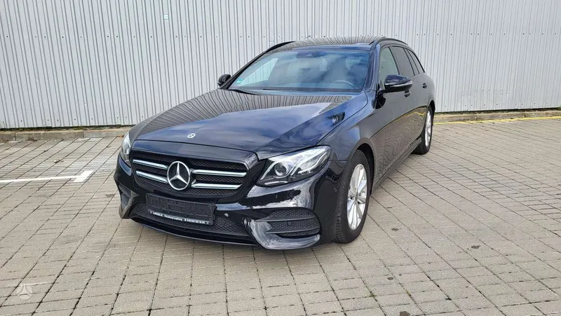 Mercedes-Benz Mercedes-Benz E220