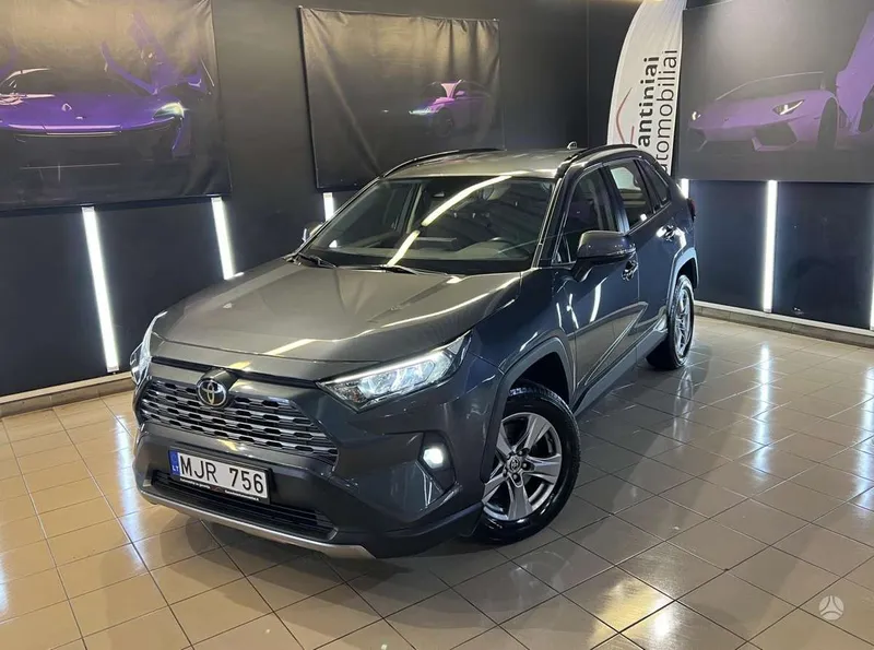 Toyota RAV4 - 1
