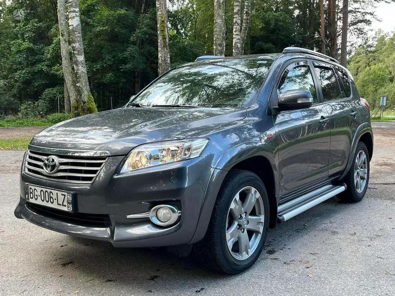 Toyota RAV4 - 1