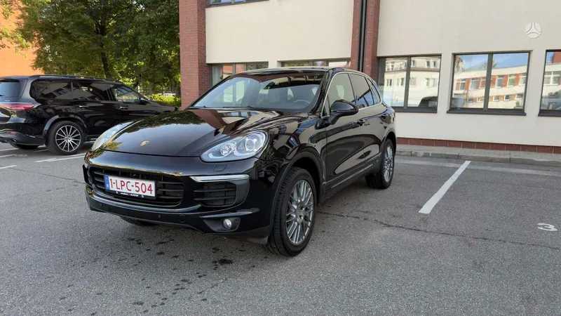 Porsche Cayenne - 1