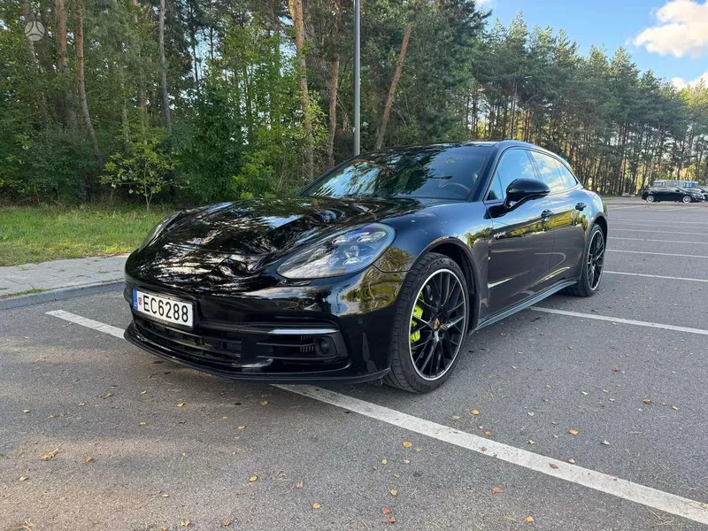 Porsche Panamera - 1
