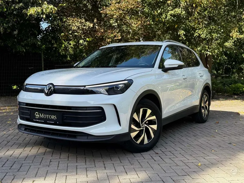 Volkswagen Tiguan - 1