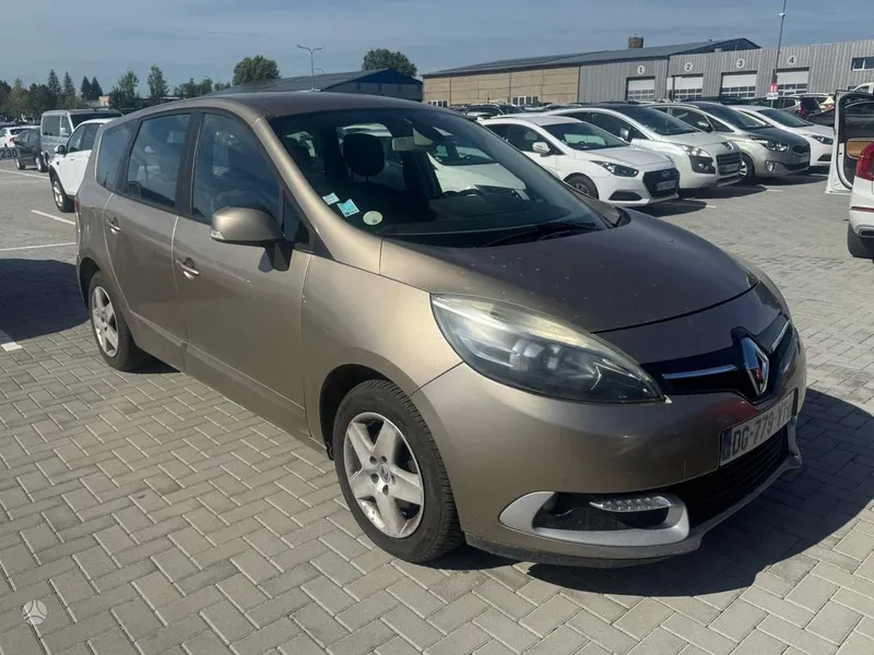 Renault Grand Scenic - 1
