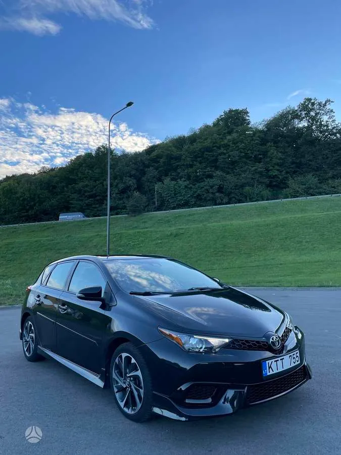 Toyota Corolla - 1