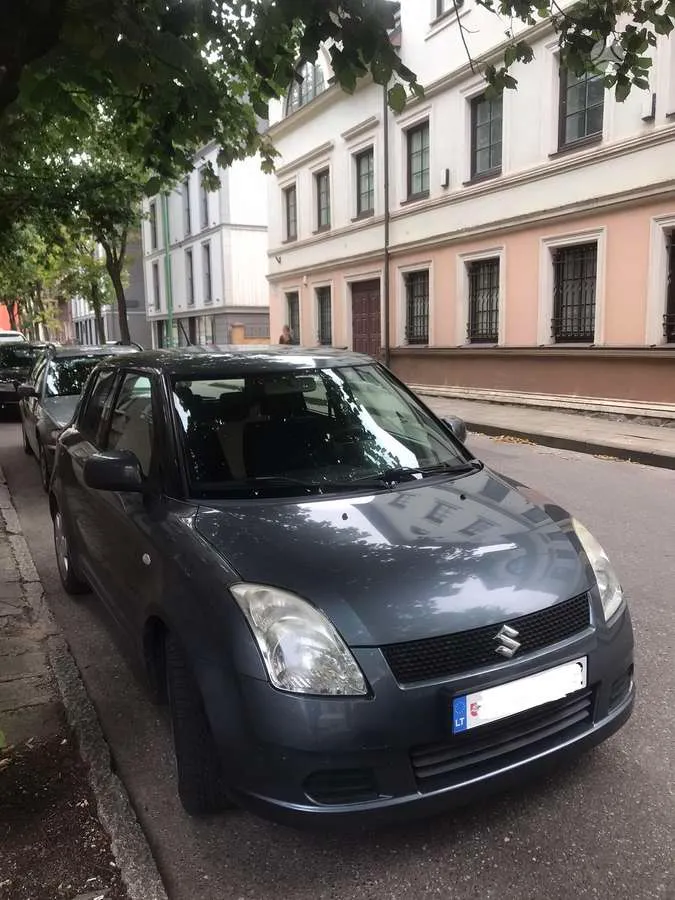 Suzuki Swift - 1