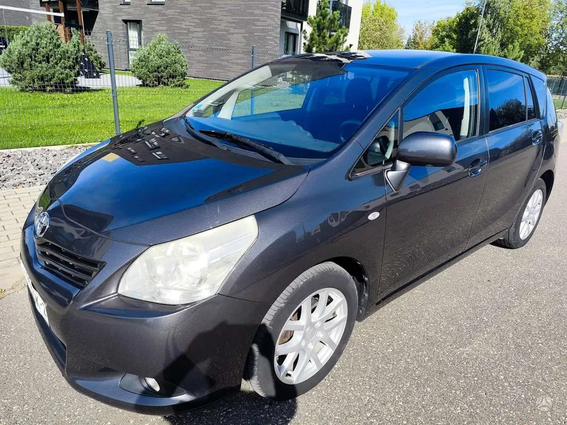 Toyota Verso - 1
