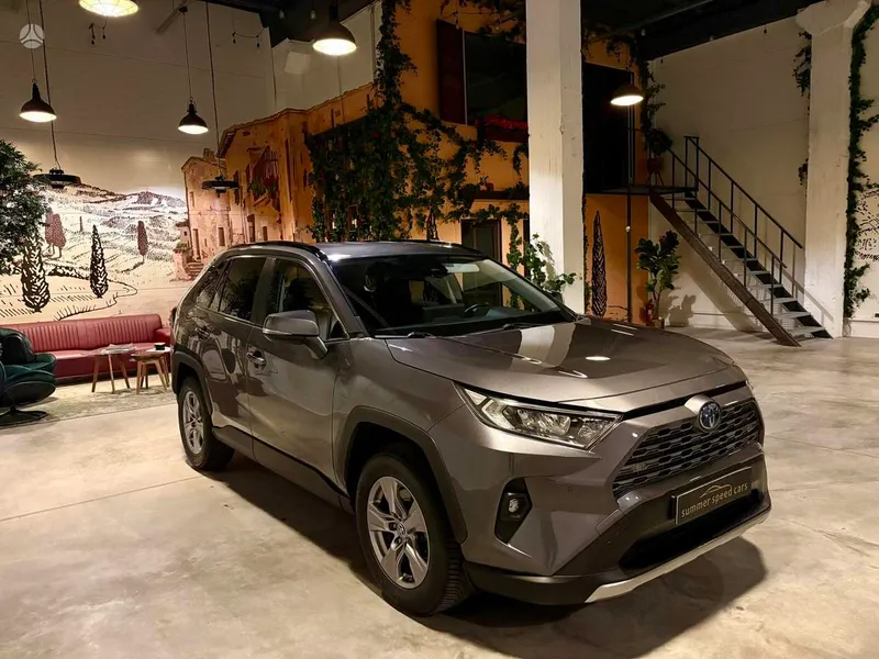 Toyota RAV4 - 1