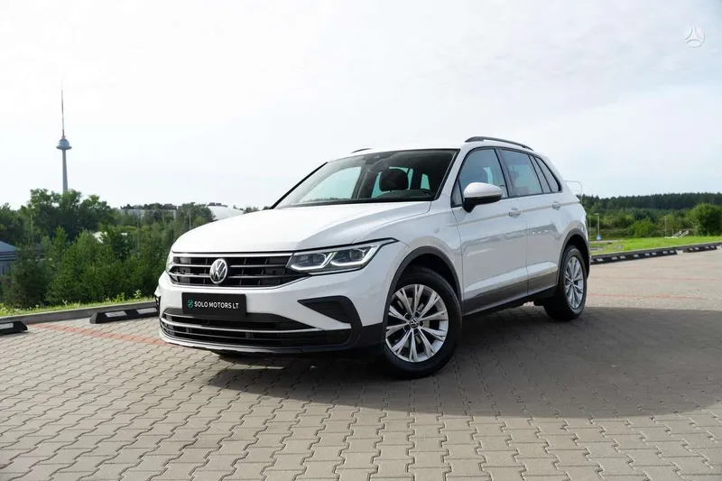 Volkswagen Tiguan - 1