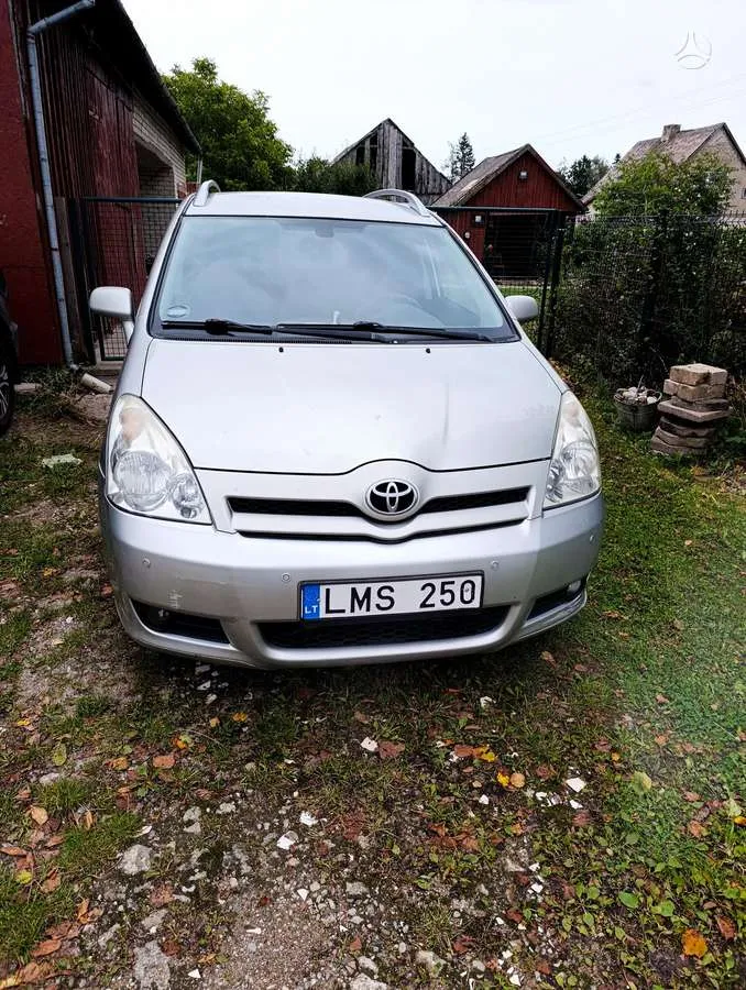 Toyota Corolla Verso - 1