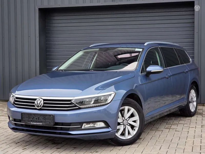 Volkswagen Passat - 1