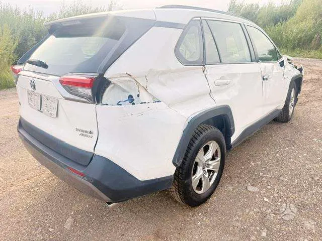 Toyota RAV4 - 1