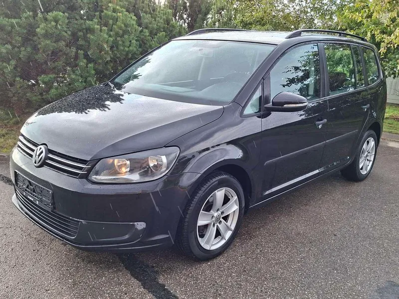 Volkswagen Touran - 1